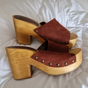 Platåsko - Sååå snygga skor från zara, jäättesköna! Bara använda 1 gång inomhus!!  