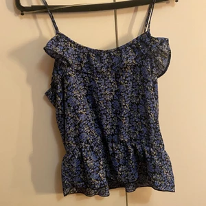 Linne - Använt 1 gång  Sitter bra  Skönt tyg  