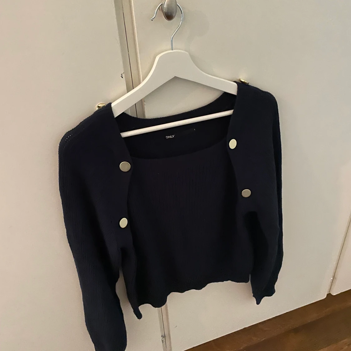 Mörkblå tröja - 91