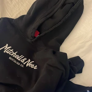 Mitchell and ness hoodie - Bra skick, dock inget snöre