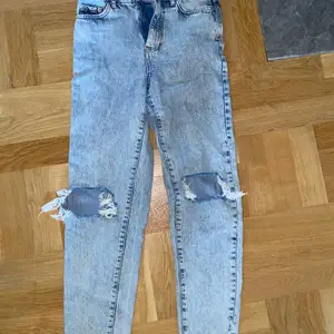 Superfina sparsamt använda Gina tricot jeans 