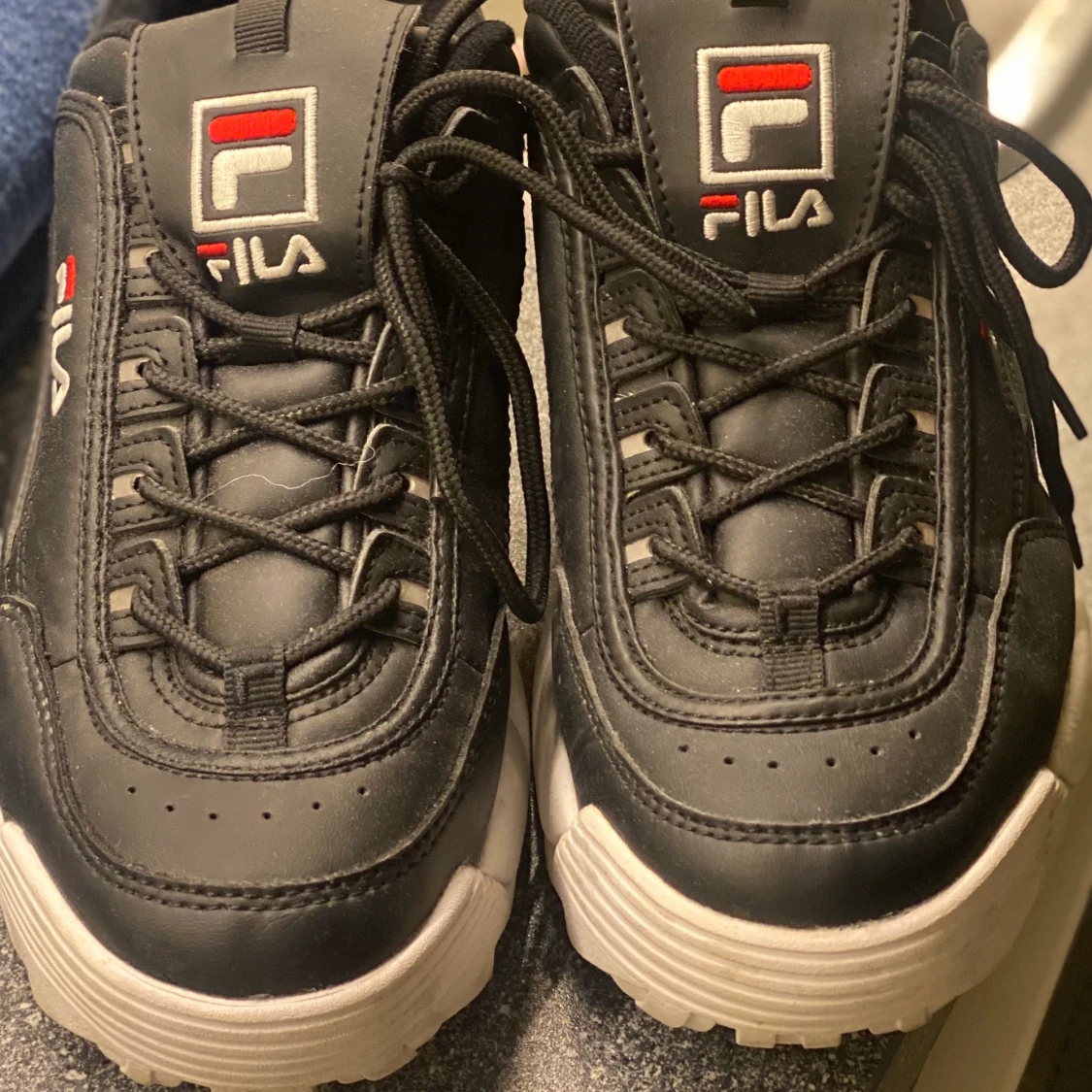 Svarta fila skor - 90