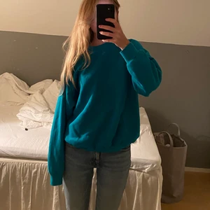 Tröja - Turkos/grön tröja lite svårt att beskriva färgen 👍