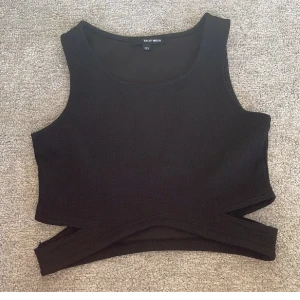 Croptop - Tight Crop top i storlek XXS