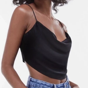 Satinlinne - Silkes/satinlinne från Bershka