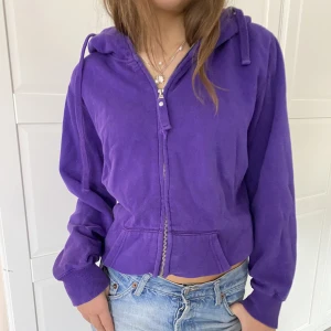 Zip-up hoodie - Fin zip-up hoodie💜