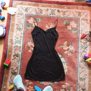 Satin kpänninng - I mycket bra skick och passar s_ m