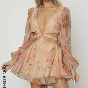 Klänning - Klänning