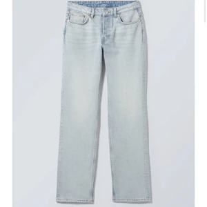 Jeans  - Säljer nu mina helt oanvända mid waist jeans från weekday, då dem inte kommer till användning💗💗💗