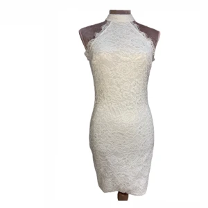 Studentklänning  - Studentklänning. Använd en gång för flera år sedan. Storlek 12 men passar mig som är S 