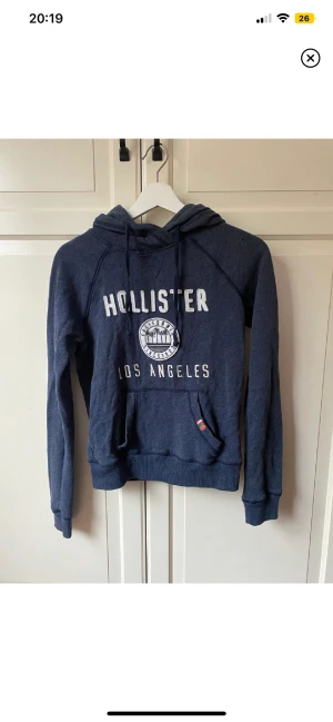 Hollister  - Hollister hoodie XS. FRI FRAKT