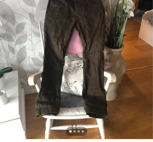 Nn07 Simon  - Säljer mina nn07 Simon chinos då jag inte använder dom något mer dom är i storleken 31/32 dom är i ett fint skick med lite skarpar och sånt om du är intresserad så och vill se mer bilder är det bara att skriva så löser jag det. Pris kan diskuteras!