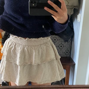 Kjol - Säljer mina två jättesnygga kjolar jag köpte förra sommaren!!! 160kr för en kjol!  Vid flera intresserade så blir det budgivning!💕 kom privat för fler frågor! (Frakten ingår ej)