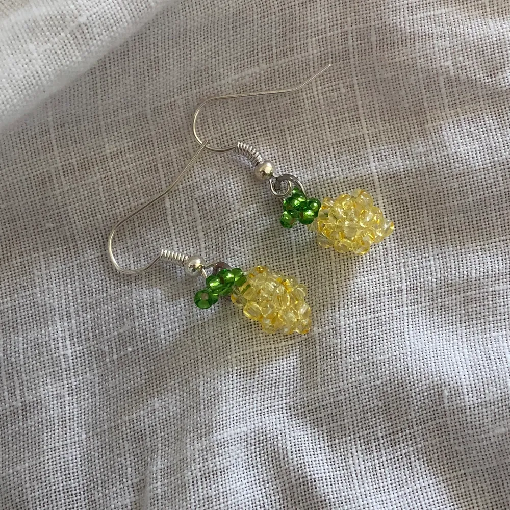 Citron örhängen 🍋 35kr . Asusteet.