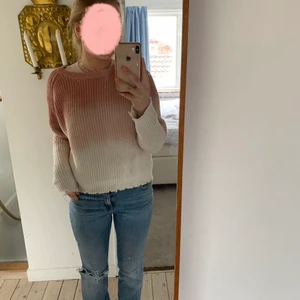 Zadig & voltaire tröja - Huur fin tröja?! Ifrån zadigvoltaire och aldrig använd. Tröjan är i rosa ombre och fadear ut i vitt💕🥰 