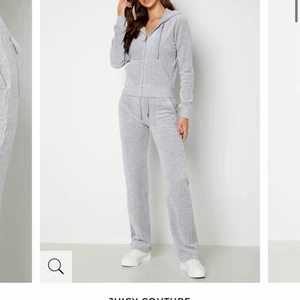 Intressekoll💗💘💘💗 - Jag letar efter ett grått juicy set!! Och jag vill ha ett set för ett rimligt pris, inte en tröja eller bara byxor. Behöver storlek xxs i byxor men tröja funkar nog bra i xs. Det går inte vara över 1000kr. Det ska va ett likadant set som på bilden. Kostnad är Max 900 med frakten inräknad❤️❤️