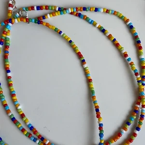 Halsband  - Handgjorda halsband/choker. 38,5 cm långa. 35kr/st🦋 frakt på 15kr tillkommer 