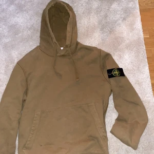 Stone island hoodie  - Stone island nyskick köpt för 2700kr 