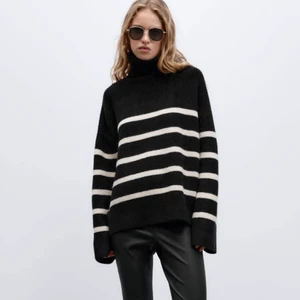 Stickad tröja zara - Slutsåld på hemsidan. Strl M för ville ha den i lite större. Lappar osv är kvar endast testad. 