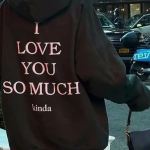 Lazybear hoodie  - Super gulligt tröjor med ord tryck. Finns i svart och vit. Om ni vill ha den oversize tar en storlek större. Storlekar-S,M, L, XL. FRI FRAKT (SPÅRBART) . Alla hoodies görs på beställning. 