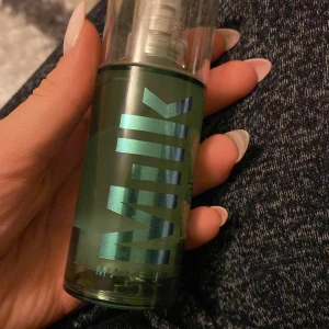 Milk hydrogrip primer  - Nypris 399kr säljes för 199. Andvänd ca 5 gånger. Produktion finns kvar så länge annonsen är uppe!!!