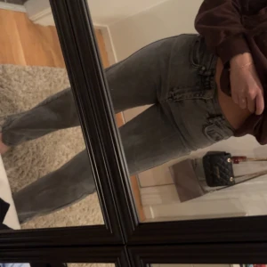  madlady jean - Oanvända madlady jeans i storlek 36. Nypris 599