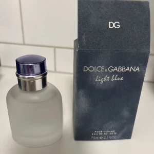 Dolce & Gabbana - Light Blue Pour Homme Eau De Toilette 75 ml och Versace Eros.  Köpt från kicks för 910 och 770 kr.  
