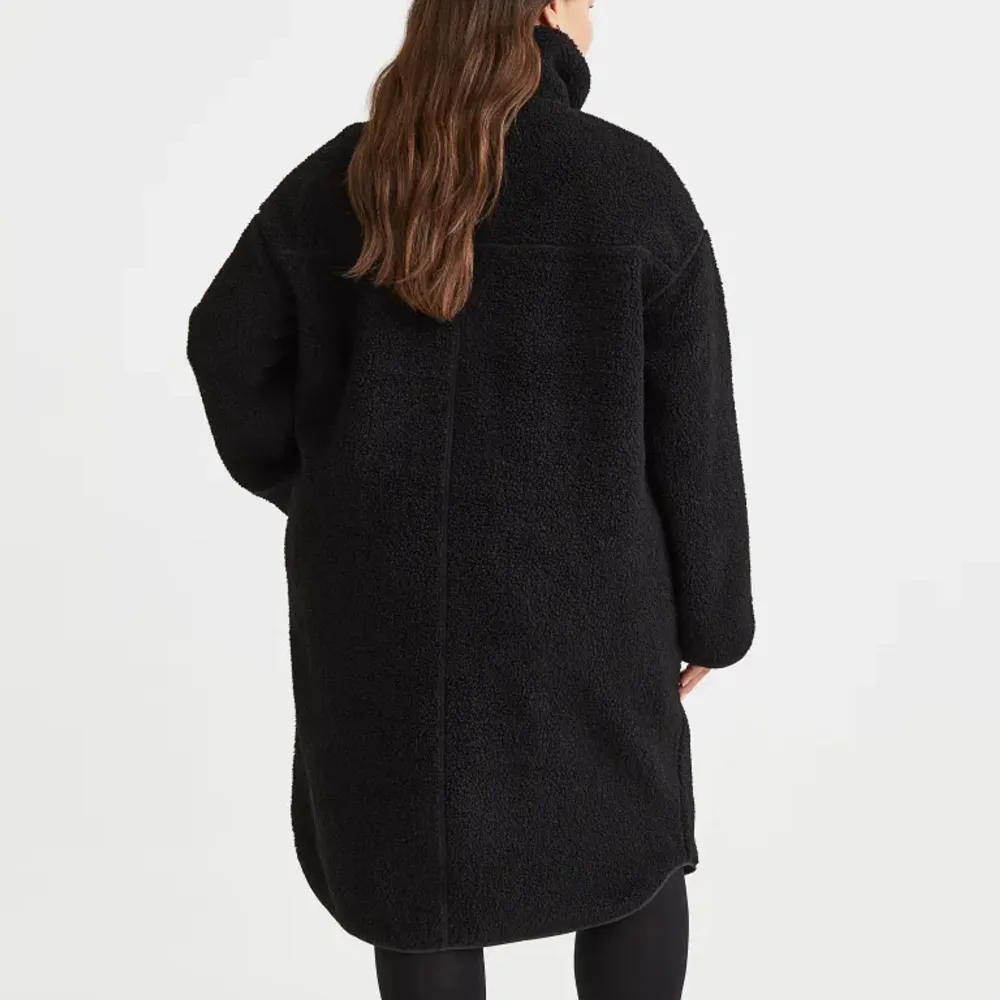 Jätte fin och mysig Teddy kappa från H&M. Nypris 600kr, fint skick🥰. Takit.