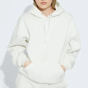 Vit hoodie - Säljer min jättemysiga hoodie från bikbok. Storlek XS. Mycket bra skick!❣️