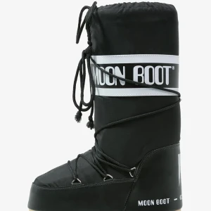 Moonboots  - Moon boots i nyskick! Strl 35-38 Köpte dom för 1600kr🖤