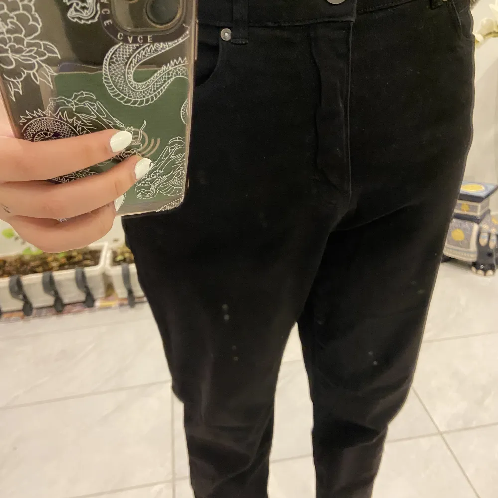 Svarta jeans i storlek S. Jätte sköna att ha på sig 💖. Jeans & Byxor.
