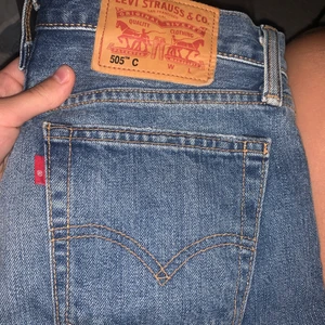Levis shorts  - Säljes då dem är för små, skulle säga att dem är mer som W24 än w25
