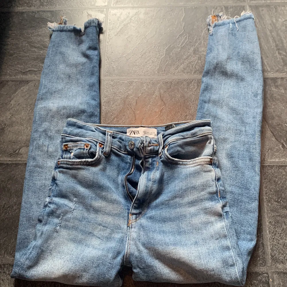 jeans från zara lite kortare i benen. Jeans & Byxor.