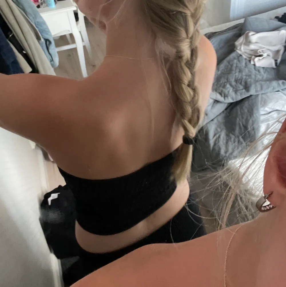 Jättefin helt ny off shoulder topp, bara testad!. Yläosat.