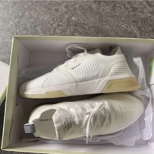 Nya gant skor killar - Säljer dessa gant skor för killar storlek 44 , säljes pga de var lite för små för min kille, kartong medföljer 🥰 