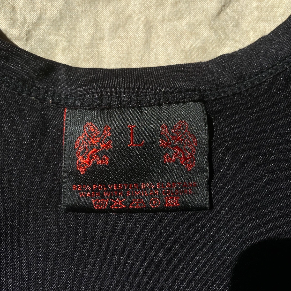 Sleeveless T-shirt - 91