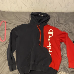 Chanpion Hoodie - En clean hoodie i storlek XL, använd i knappt 1 månad och är nästintill i nyskick