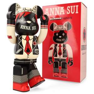 Bearbrick Anna Sui till salu i size 400% från japanska medicom toy. Helt ny i obruten kartong.   Är från säsongen -2021.