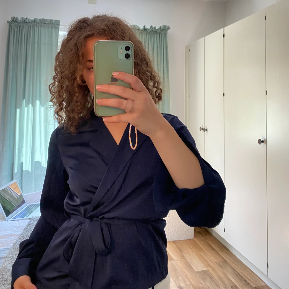 Mörkblå Satin topp