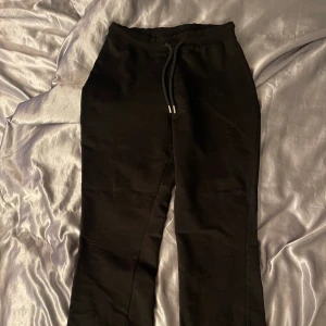 Vida mjukisbyxor - Ifrån nelly🤍, bra skick