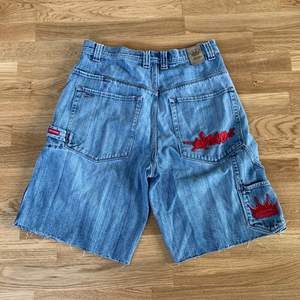 Jeans shorts från JNCO, vintage, köpta i USA, använder dom aldrig längre