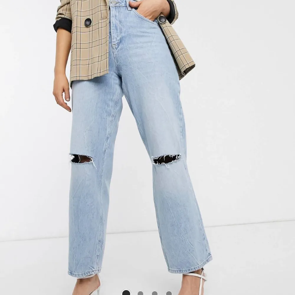 Slutsålda Vitage blekta oversize jeans från asos, passar strl L . Jeans & Byxor.