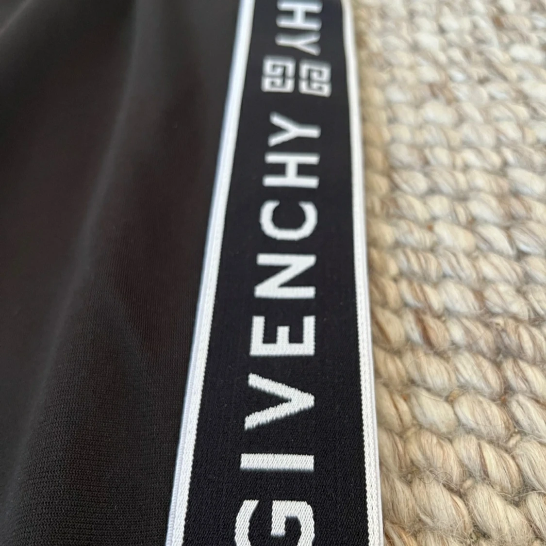 Äkta GIVENCHI byxor  - 91