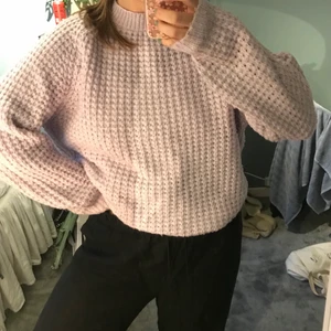 Stickad tröja - Såå fin och mysig stickad tröja💞💞