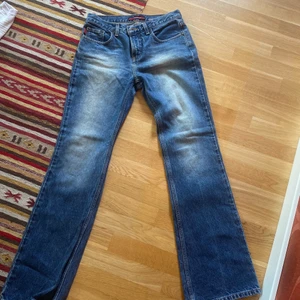 lågmidjade jeans - lågmidjade jeans some as snygga! köpta i usa