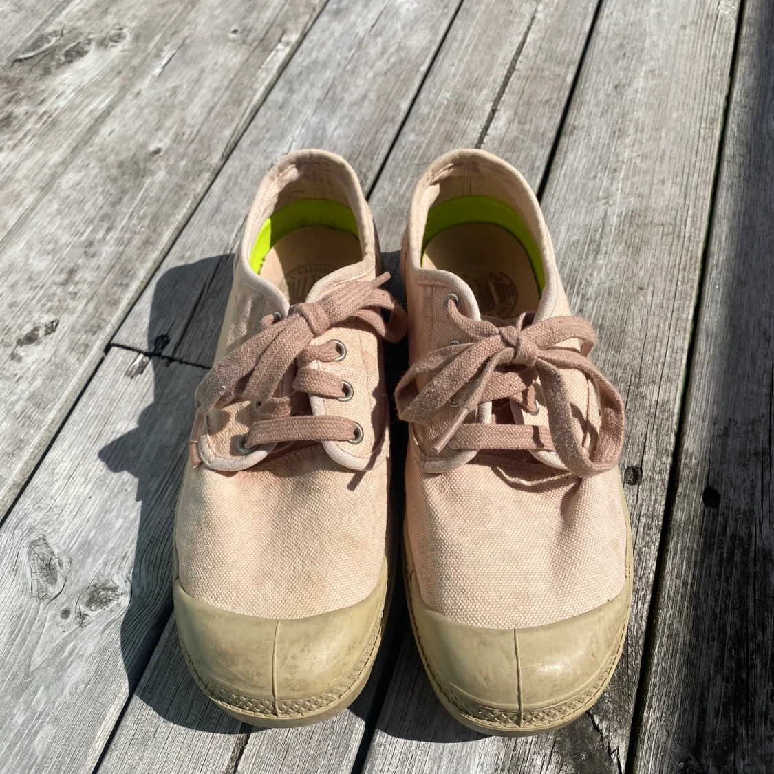 Låga puderrosa palladium - 90