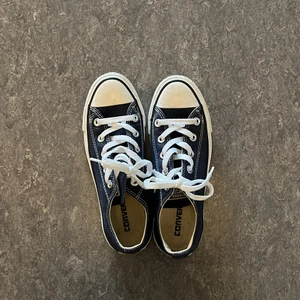 converse  -  Blå converse 