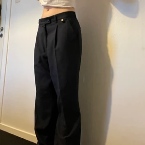 Kostymbyxor  - Mörkblå kostymbyxor !!!✨ 