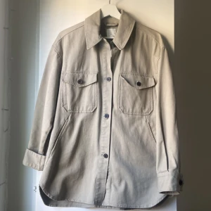 Jacka grön  - Helt oanvänd jacka från HM 