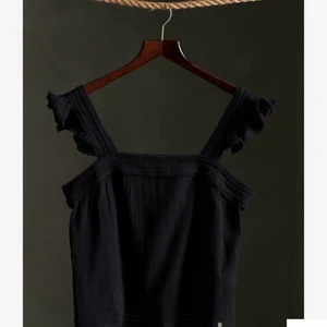 Superdry - Säljer en superfin topp i svart strl 36 300kr+ frakt 